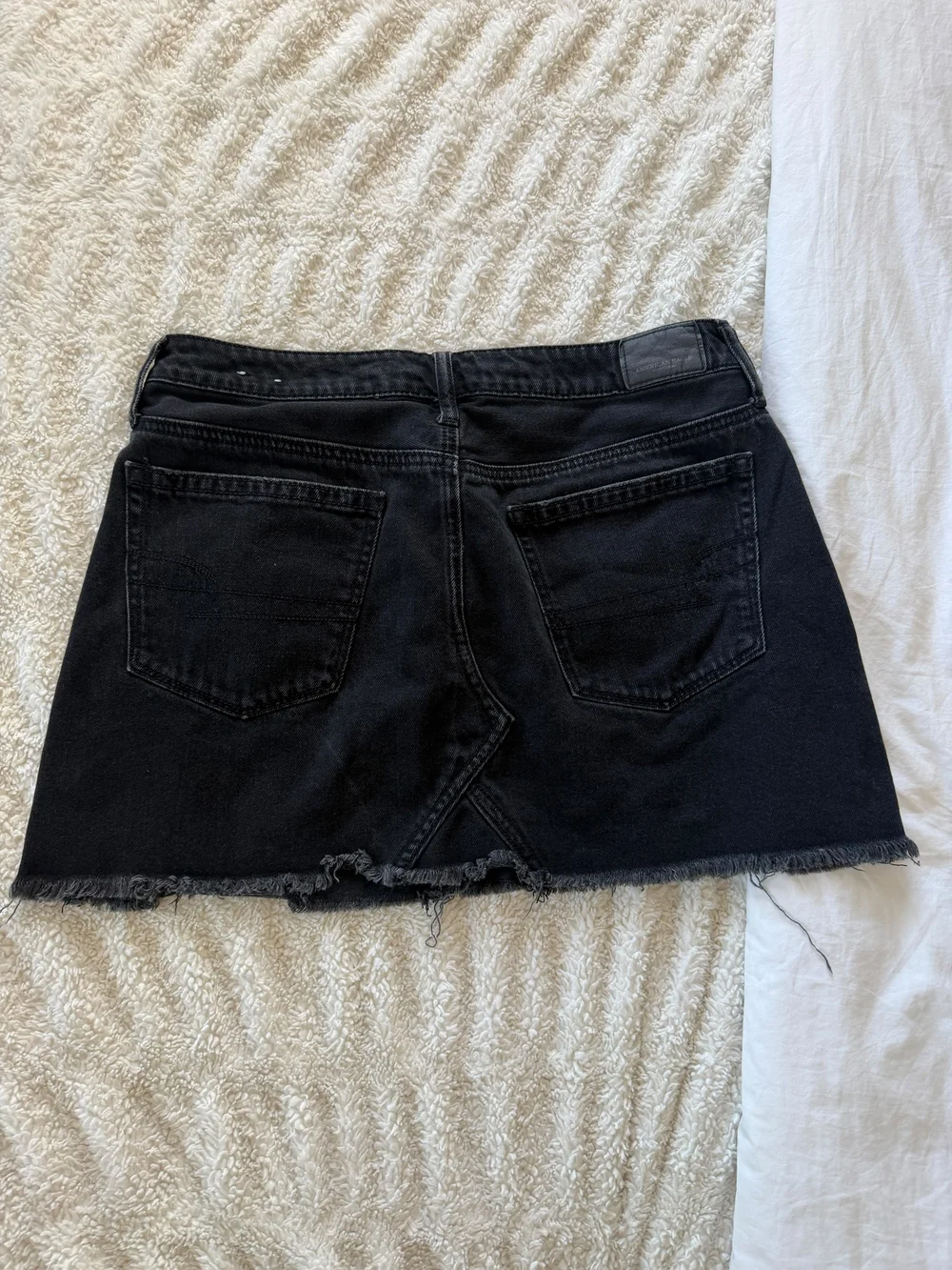 American Eagle Outfitters Denim Mini Skirt Women's Sz 8 Black Raw Hem Button Fly